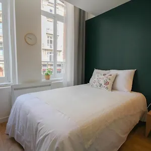  Appartement Grand Place - And Equipped Studio!